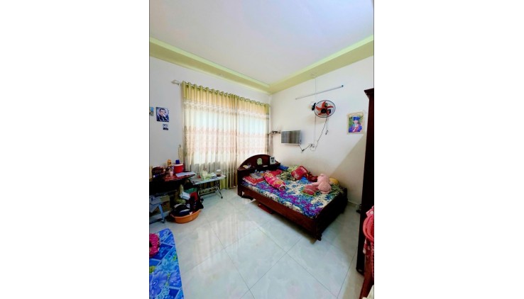 NGAY CHỢ TÂN HƯƠNG - NGUYỄN SUÝ - 36M2 - NHÀ 2 TẦNG 2PN - HẺM 4M THÔNG - SỔ VUÔNG VỨC - GIÁ CHỈ HƠN 3 TỶ
